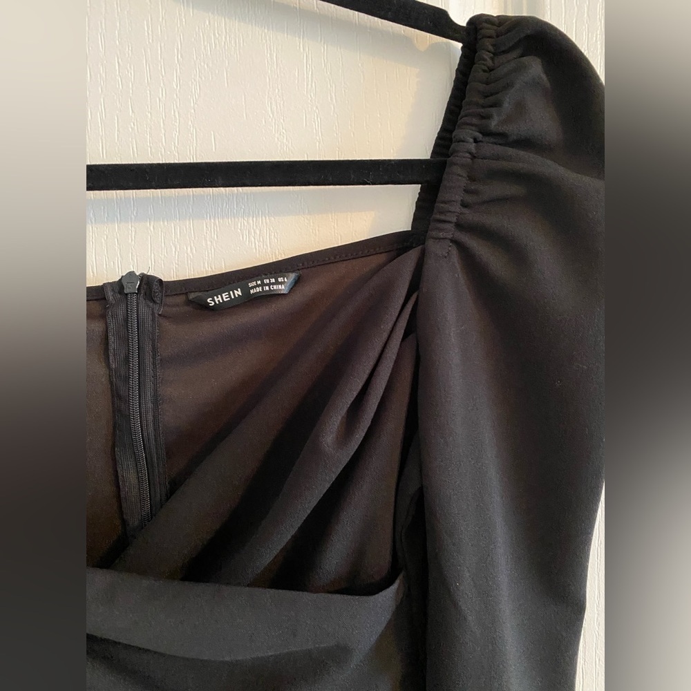 Black Top- Never Worn - Picture 4 of 6